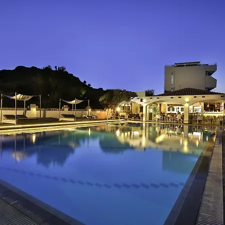 Malibu Boutique Studios & Bungalows-2